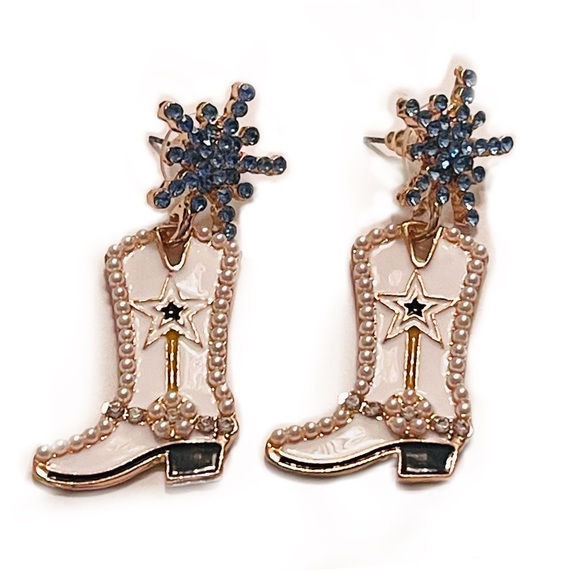 Cowgirl boot earrings - Picture 3 of 5